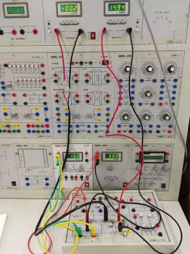 千万别和不认识的人谈恋爱,千万别和同班的人谈恋爱