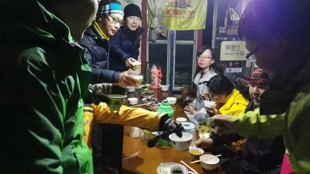 川藏线318骑行路过的山,川藏318骑行过隧道