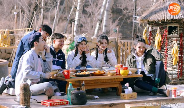 谢娜被怼小s,谢娜的一些举动引起了大家的关注