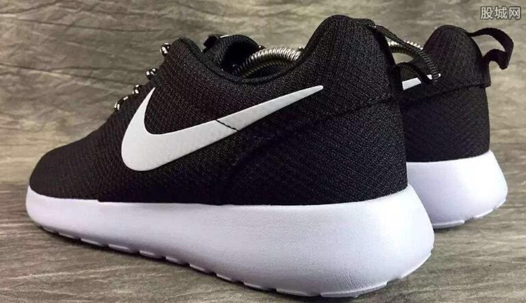 耐克钉鞋正品与非正品的区别,一般nike鞋是怎样辨别真假