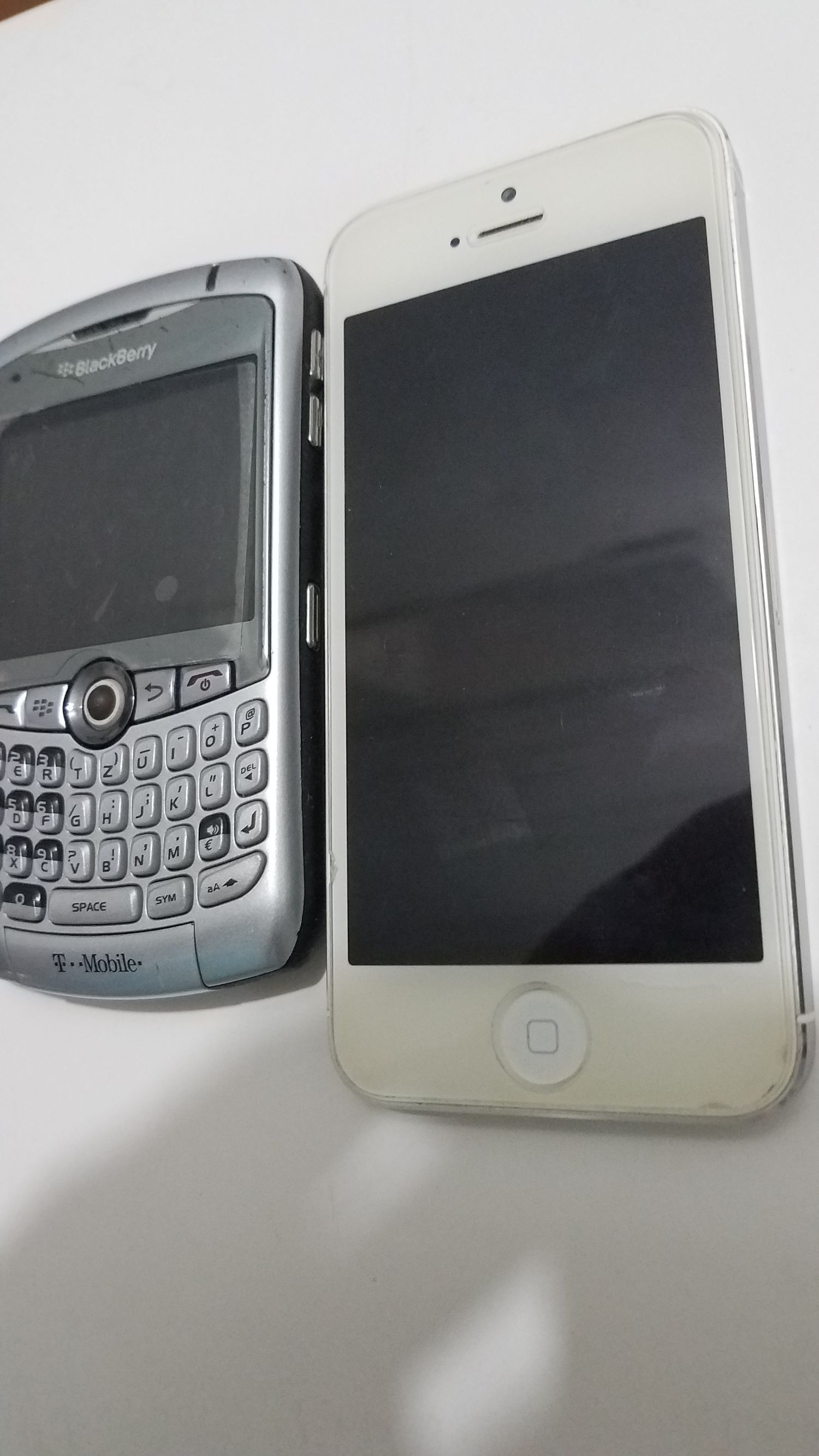 情怀手机1680,黑莓8310评测视频