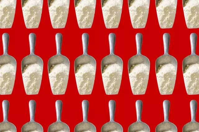 火锅油溅到白衣服上怎么处理,吃火锅油溅到多用插座上