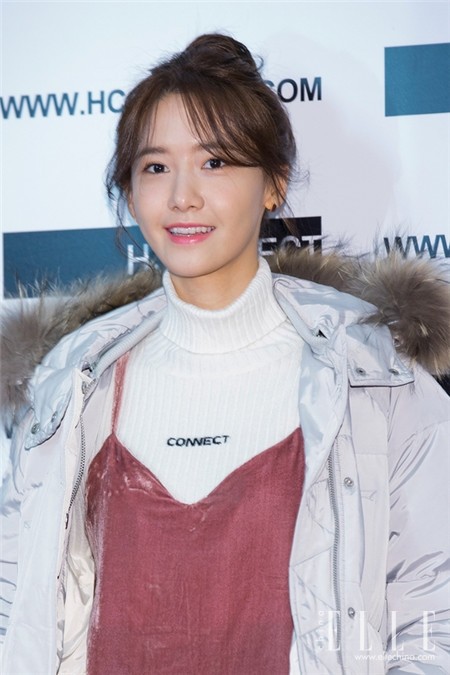 发量少慵懒丸子头减龄又时髦,时尚显高发型丸子头