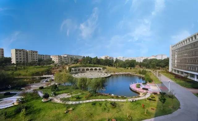 江西师范大学出过哪些名人,江西的大学里面出过什么名人