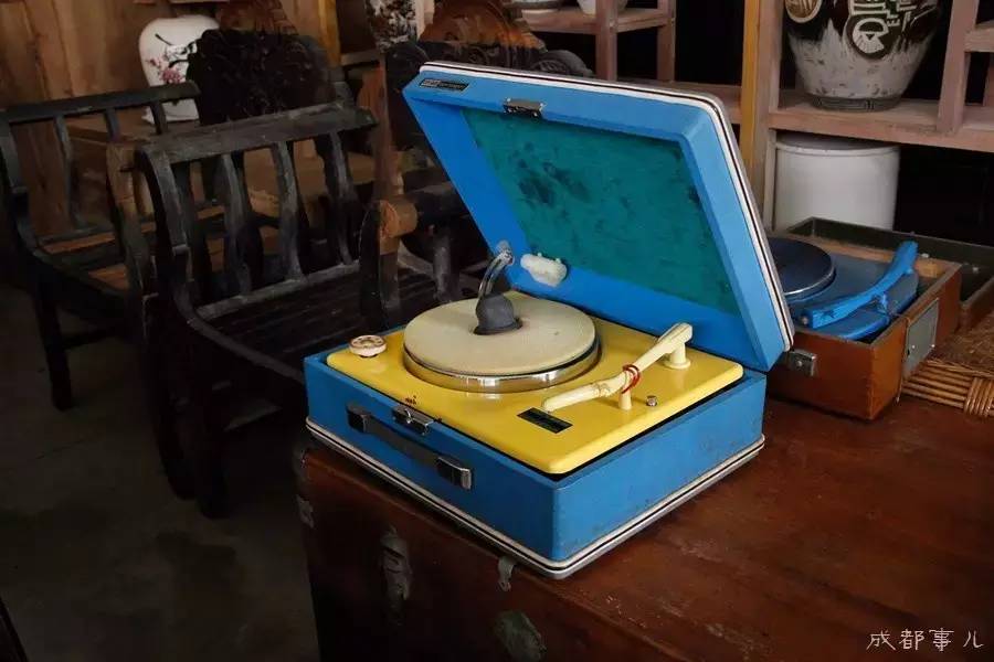 成都连环画小人书专卖店,成都老家具批发市场在哪里