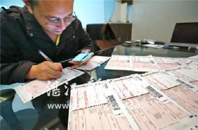 记者体验营业员,记者体验工厂