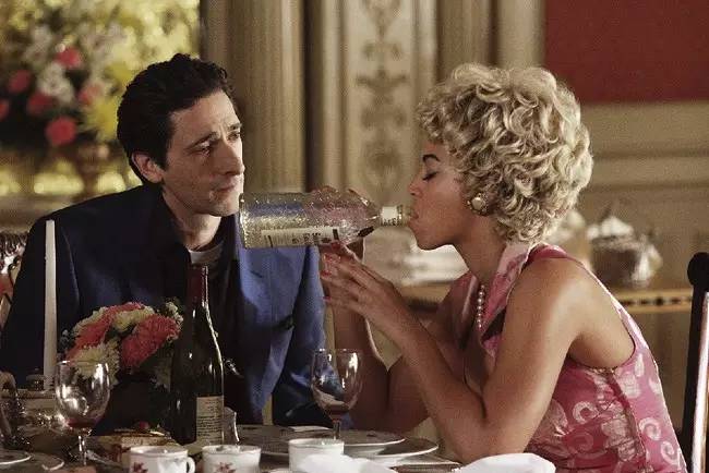 电影结束了音乐还没停