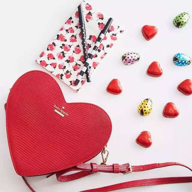 情人节礼物挑这几个准没错 (情人节礼物总有一款适合你)