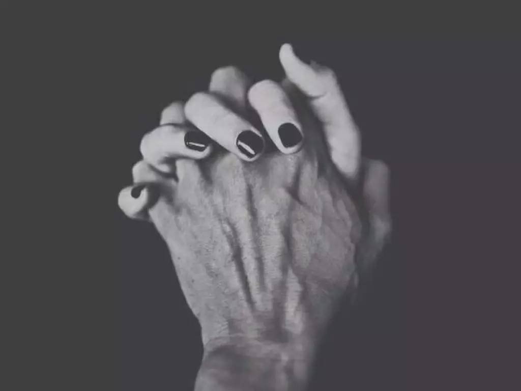 情人节礼物挑选,该怎样给男友选礼物实用