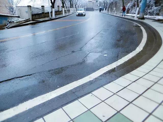 千万别和不认识的人谈恋爱,千万别和同班的人谈恋爱