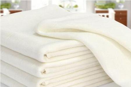 夏天出生的宝宝要不要用空调,宝宝夏天不用沐浴露可以吗