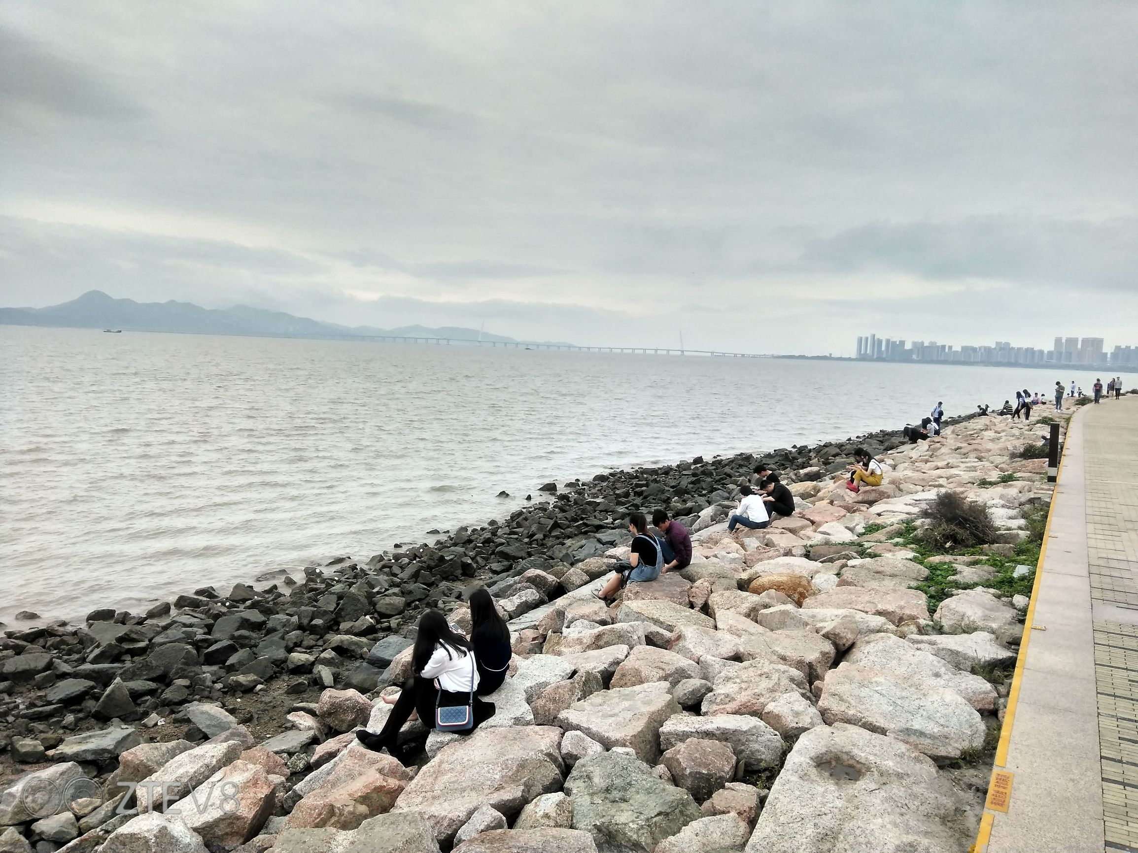 中兴bladev8相似手机,中兴bladev10详细评测