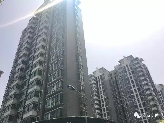 房龄差“三岁“，为了莫愁湖”新项目“却比老项目显老？