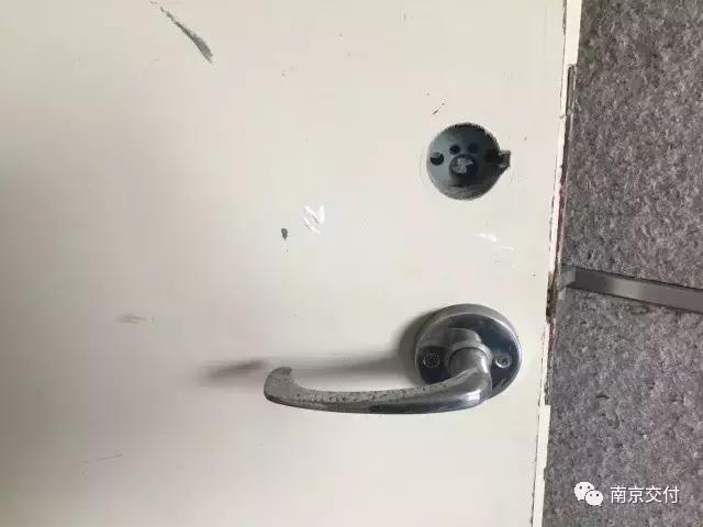 房龄差“三岁“，为了莫愁湖”新项目“却比老项目显老？