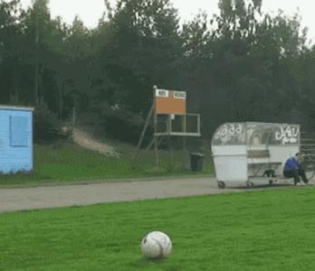 足球搞笑gif,足球十大搞笑进球动图最新