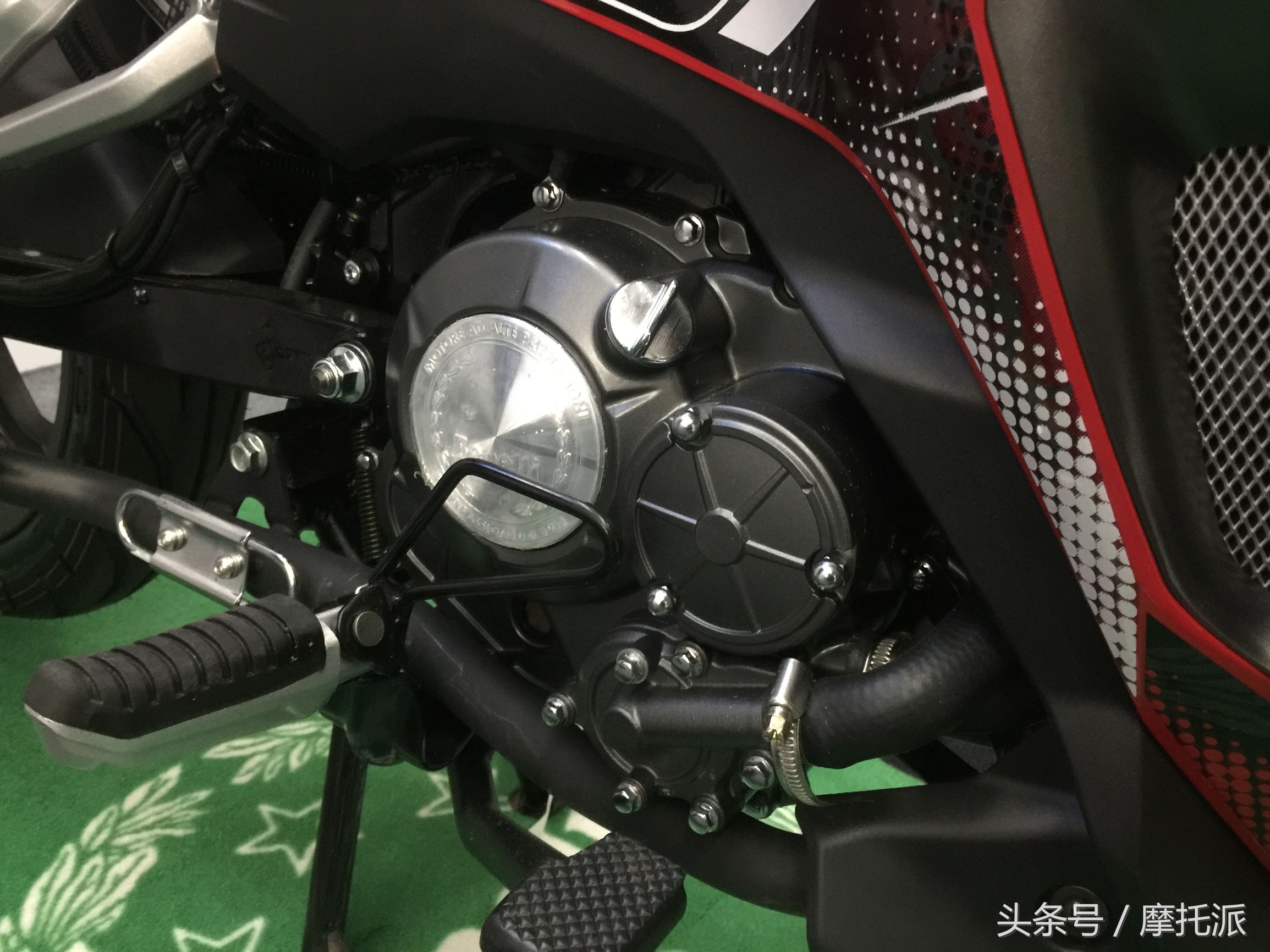 抢先曝光，首款国产万元级弯梁车面市，价格8980元