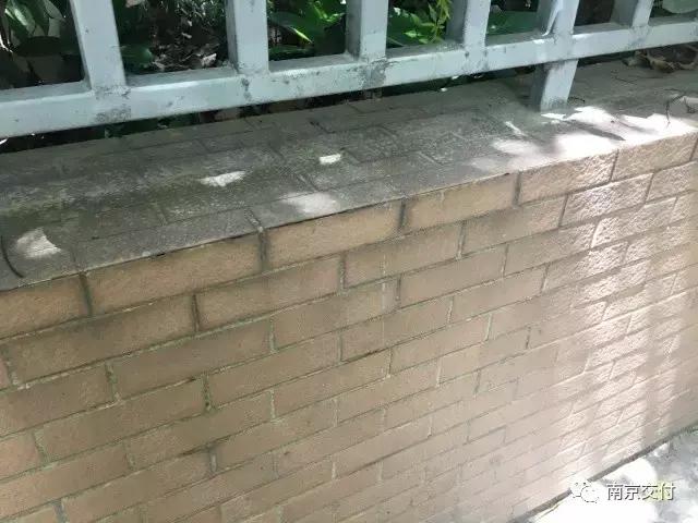 房龄差“三岁“，为了莫愁湖”新项目“却比老项目显老？