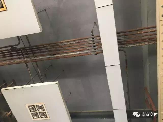 房龄差“三岁“，为了莫愁湖”新项目“却比老项目显老？