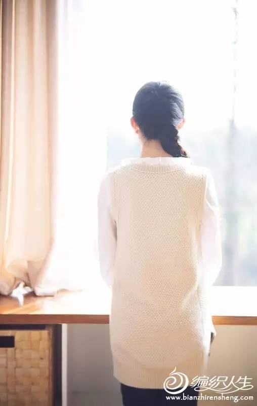 最流行针织的背心女款,今年最洋气的针织背心
