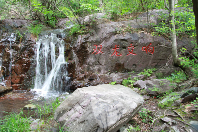 京西“小九寨”，最美双龙峡，带孩子去坐森林小火车