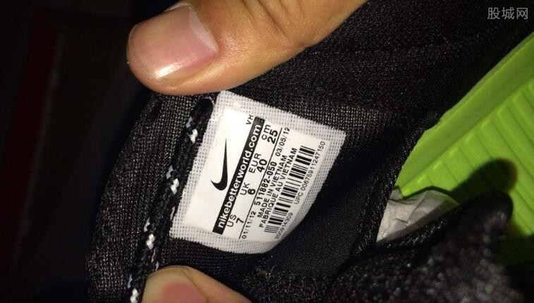 耐克钉鞋正品与非正品的区别,一般nike鞋是怎样辨别真假