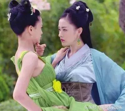 她是《太子妃》中的“哭点担当”绿篱，现成热门剧女一号