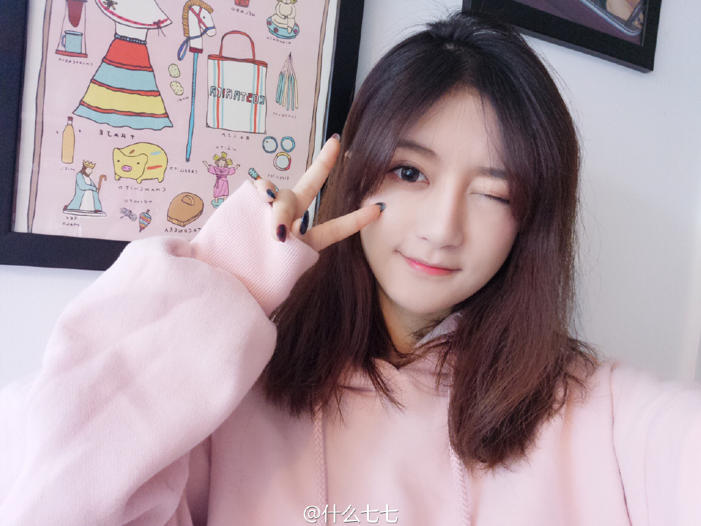 王思聪和景甜长得有点像,王思聪长得漂亮吗