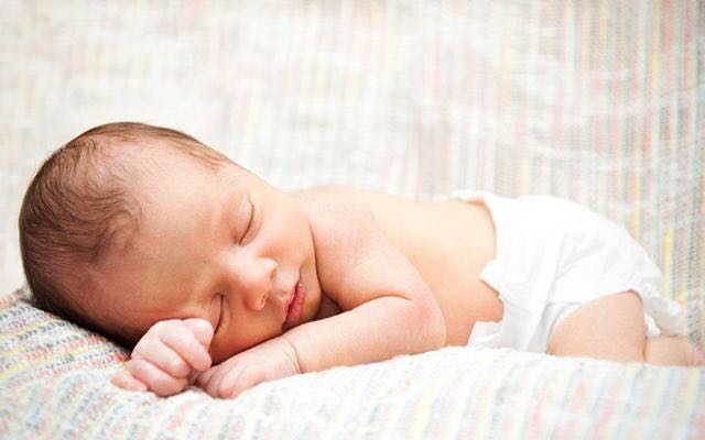 8个月就学走路,0-3个月婴儿学走路