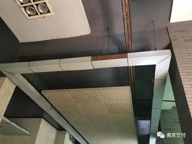 房龄差“三岁“，为了莫愁湖”新项目“却比老项目显老？