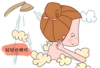 孕期洗澡有讲究，不关注就会伤害到腹中胎儿，方法千万不能错！