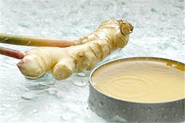 生姜捣碎加白酒能治白癜风,老姜蘸白糖能治胃病吗