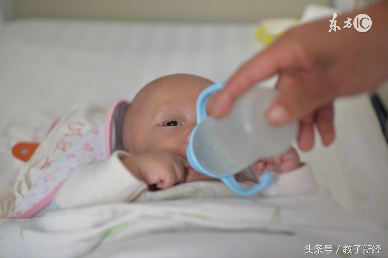 如何正确给宝宝喝水,怎么样给婴儿正确喝水视频