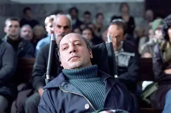 “有人想活活不了，有人想死死不了”｜我在ICU病房的日子