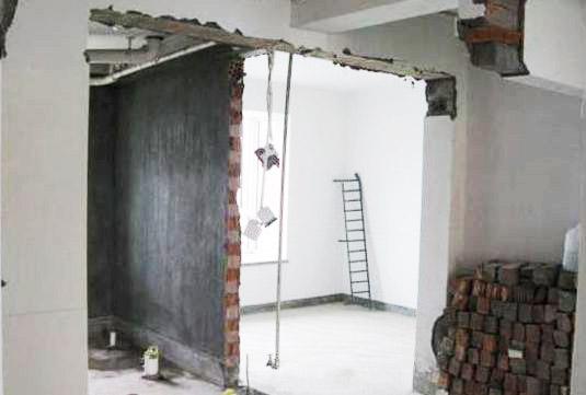 建筑工人看错图纸应负多大责任,承重墙砸了重头砌还能恢复吗