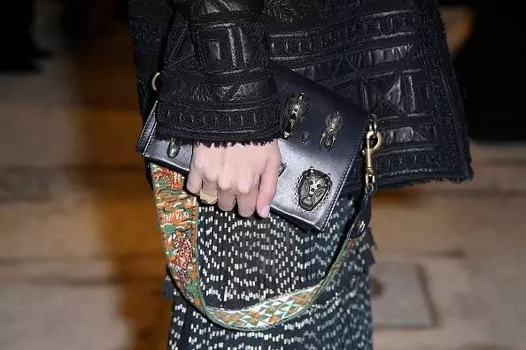 省钱我会玩儿，买条包带能上天！