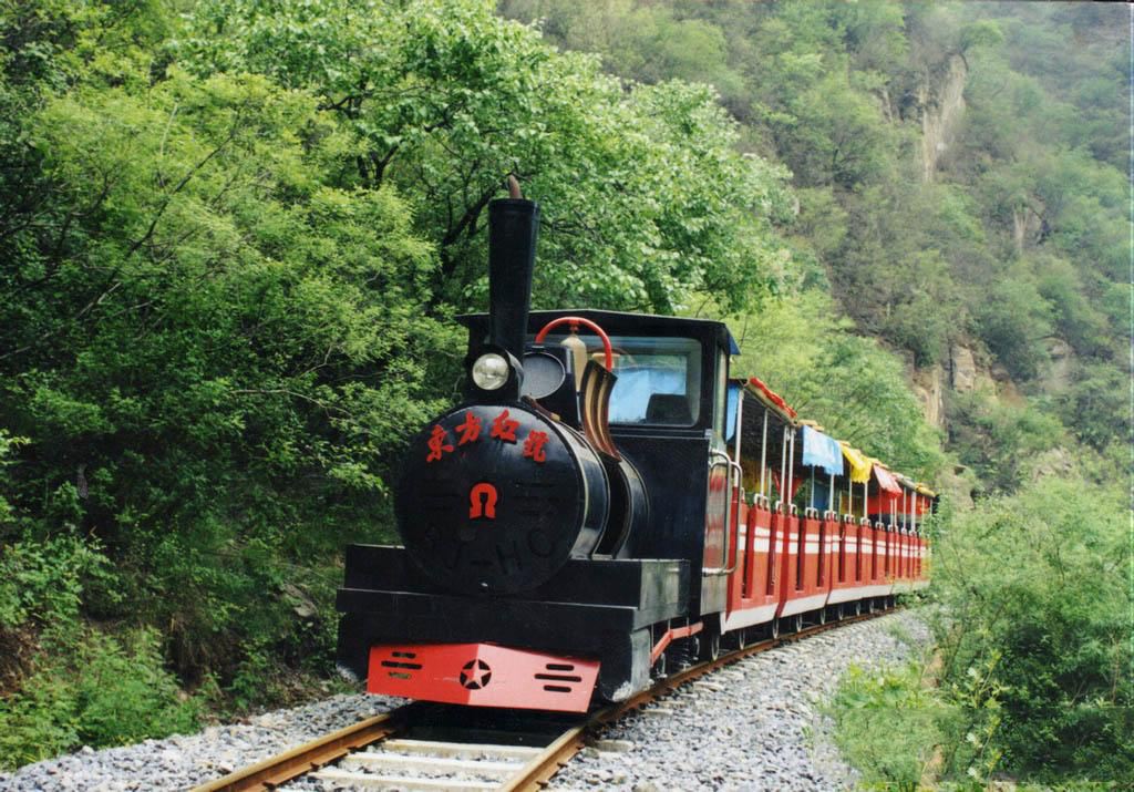 京西“小九寨”，最美双龙峡，带孩子去坐森林小火车
