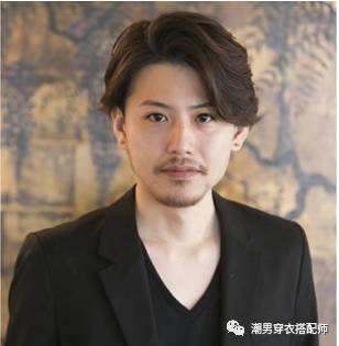 男生头发两边太炸怎么办,男生发型两边太炸怎么办