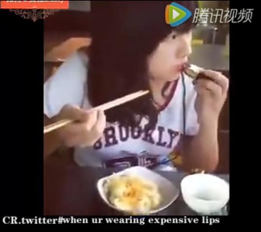 涂口红后吃饭正确的姿势,涂了口红喝水怎样才能不沾杯