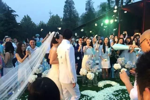 伴娘的红包由谁给,伴娘一般给多少红包比较合适