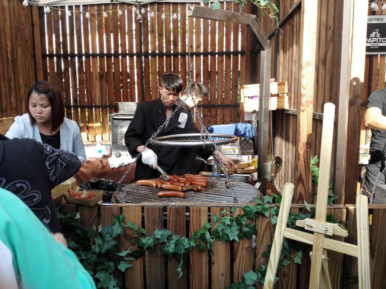 你还在找人名品代购？out了，隐藏在浦东乡村中的购物天堂