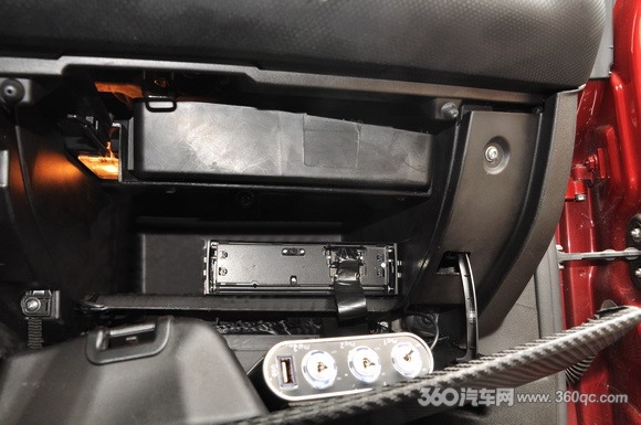 开启隐身模式无痕改装样板工程菲亚特博悦升级海螺音响