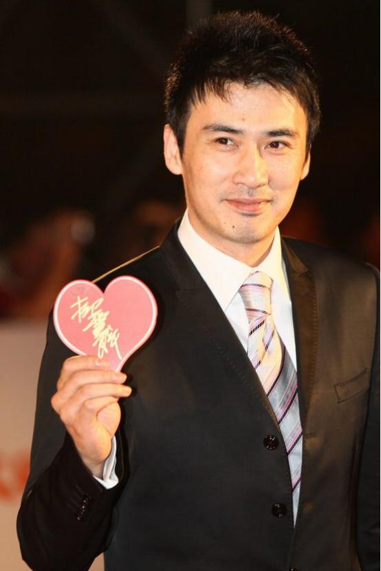 看着面熟的五个男明星：前三个就算了，后两个叫不出来不应该！