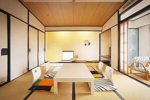 草间弥生跨界玩室内设计，你敢住进这样扎眼的房间吗？！