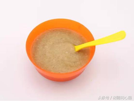 红枣梨子米糊图片,红枣梨子小米糊一岁辅食