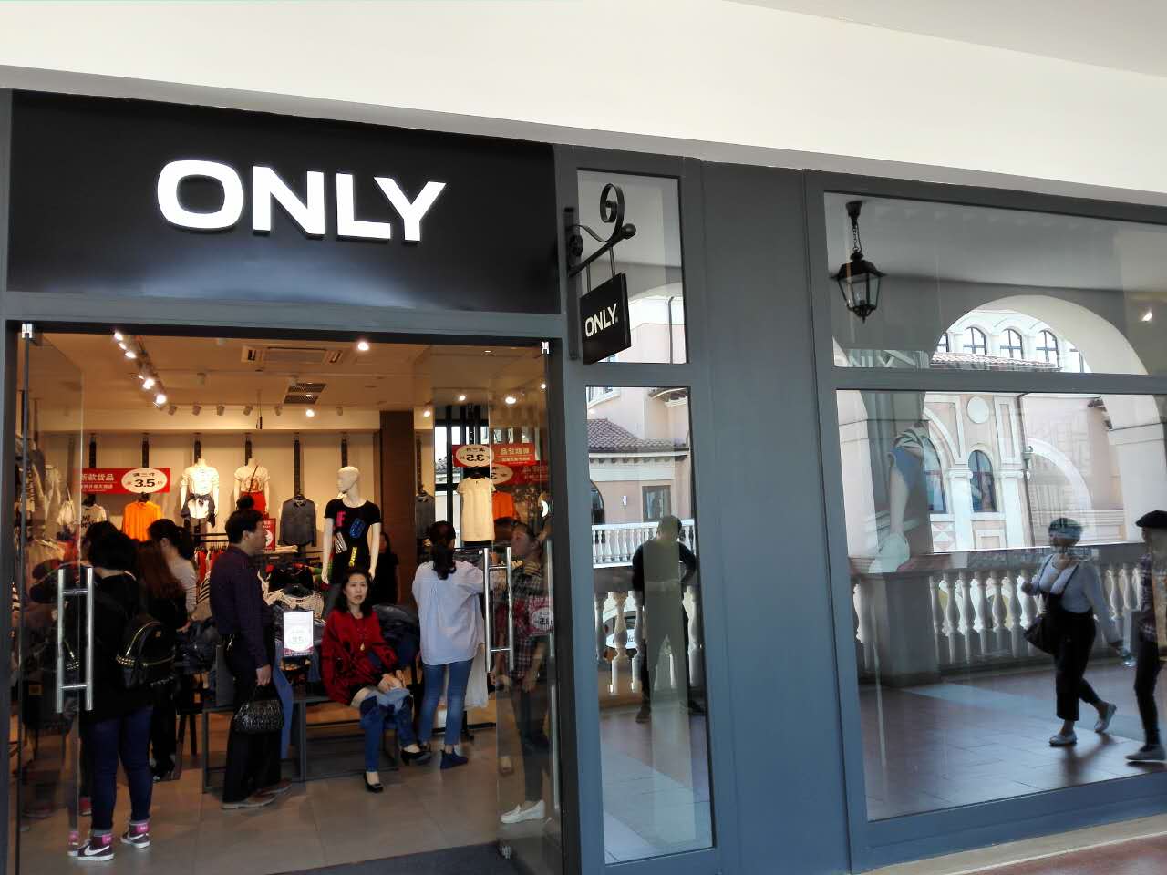 你还在找人名品代购？out了，隐藏在浦东乡村中的购物天堂