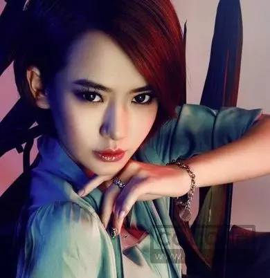 妆容必备款之晚宴妆面试妆