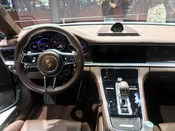 上海国际车展众多豪车,上海车展都发现哪些豪车