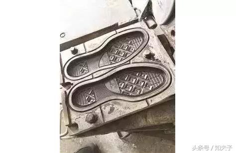 扎心了老铁！正品代购的鞋子居然是假货！