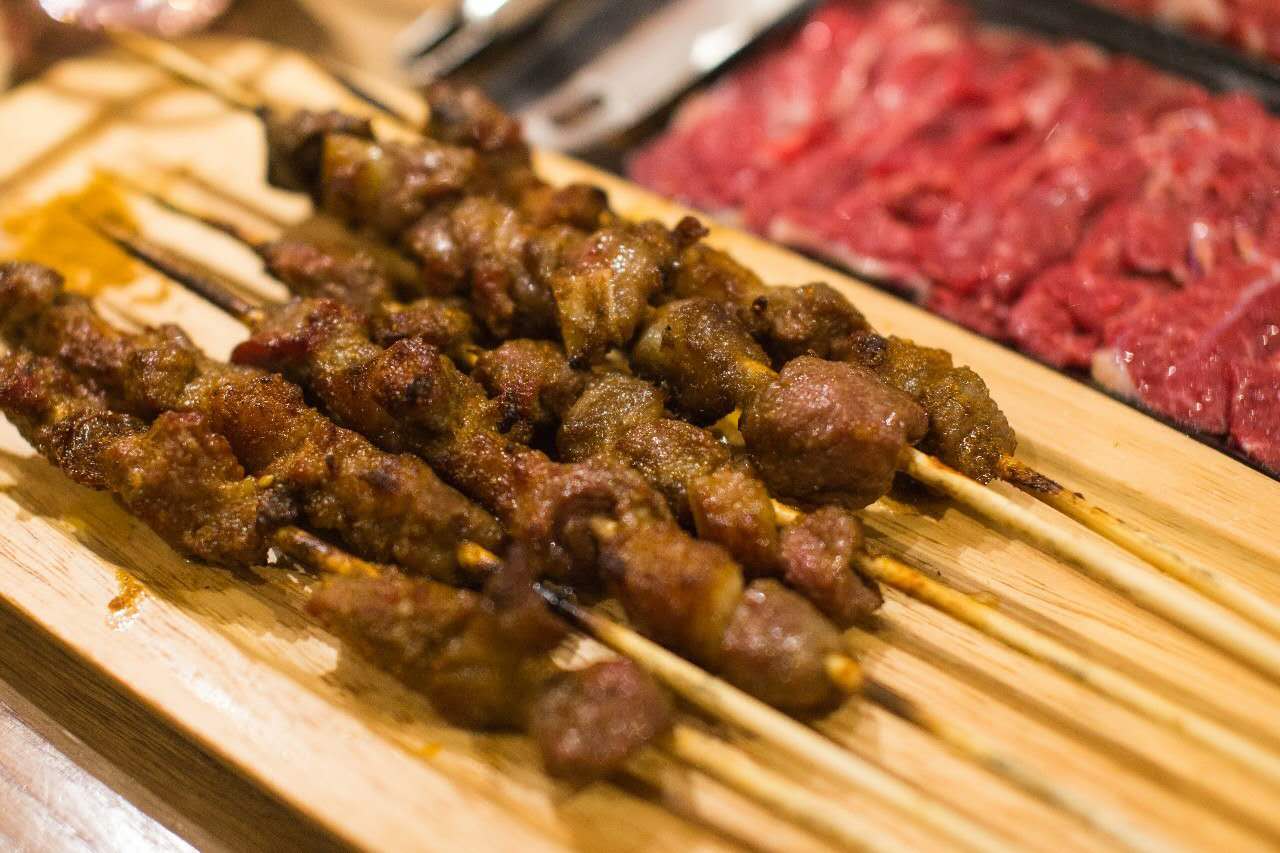 潮汕牛肉凭啥横扫火锅界！潮汕火锅引跑者blublu潮牛专访