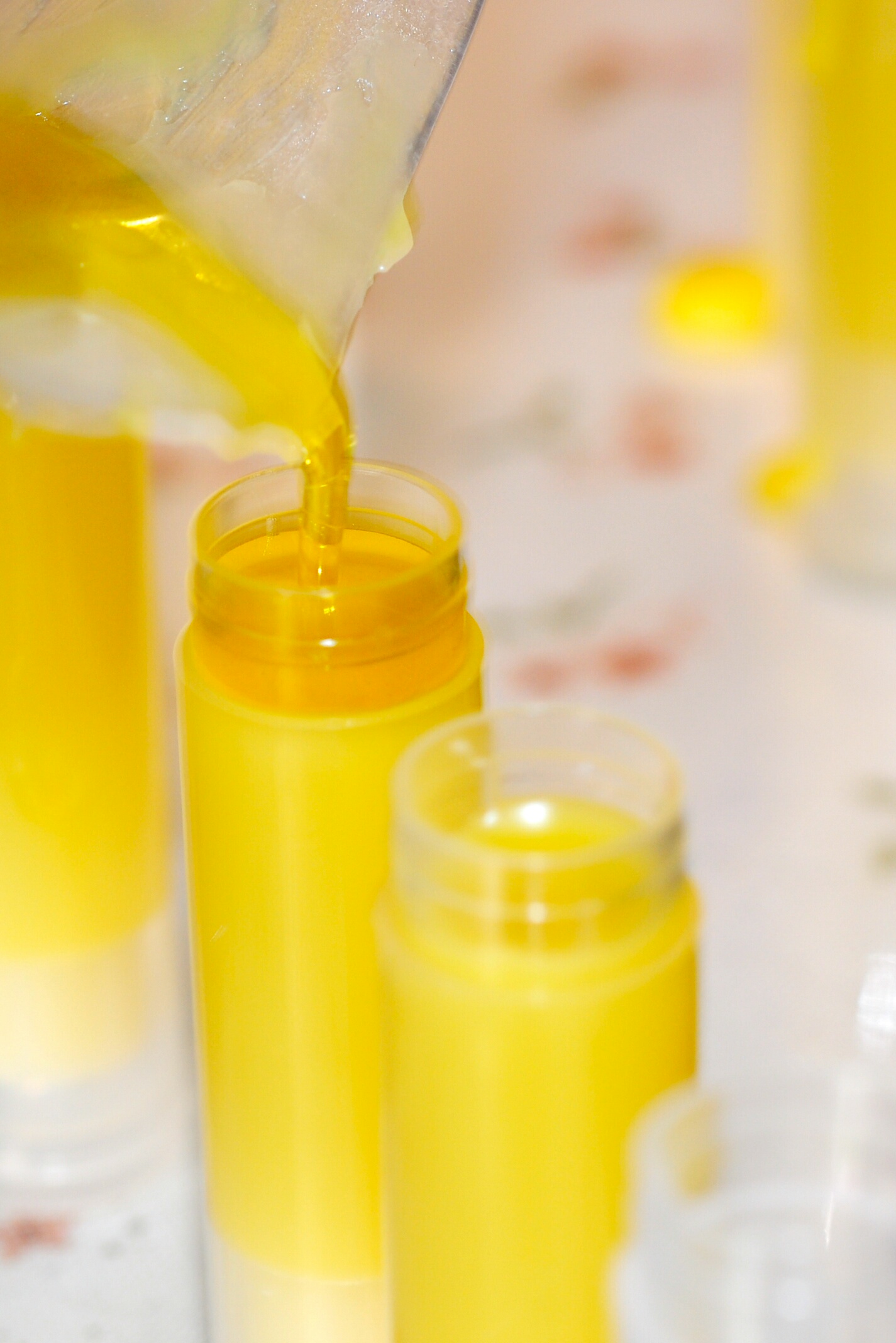 自制蜂蜡唇膏夏天要放冰箱吗,自制蜂蜡唇膏教程